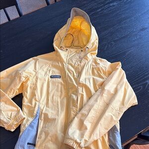 Columbia Women’s Light Yellow Raincoat